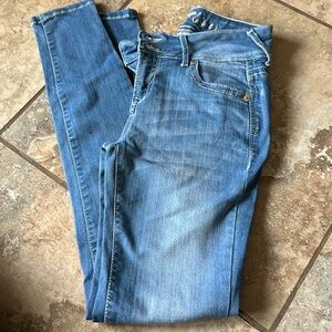 Size 3 acid wash skinny wallflower jeans